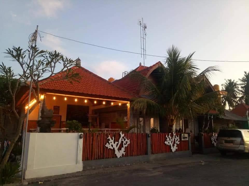 Batununggul Sarinah Beach - Bistro & Bungalow מראה חיצוני תמונה